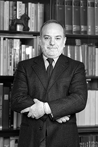 Prof. Asoc. Dr. Mario Ferrari